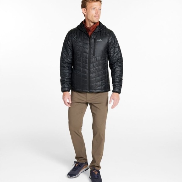 L.L. Bean Men's PrimaLoft Packaway Hooded Jacket - Picture 3 of 15